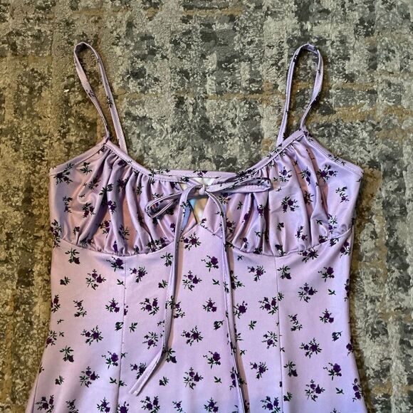 BUNDLE OF LAVENDER/FLORAL MIDI DRESS, SIZE L AND JUICY COUTURE CROSSBODY PURSE! - Picture 3 of 9